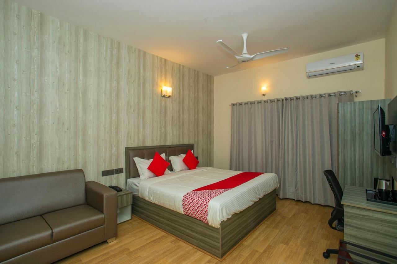 Collection O Premium Eden Au Lac Near Sri Someshwara Swami Temple 班加罗尔 外观 照片