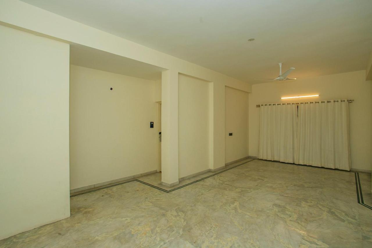 Collection O Premium Eden Au Lac Near Sri Someshwara Swami Temple 班加罗尔 外观 照片