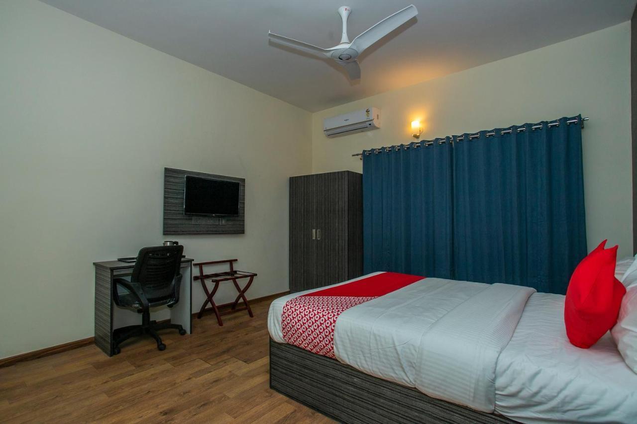 Collection O Premium Eden Au Lac Near Sri Someshwara Swami Temple 班加罗尔 外观 照片